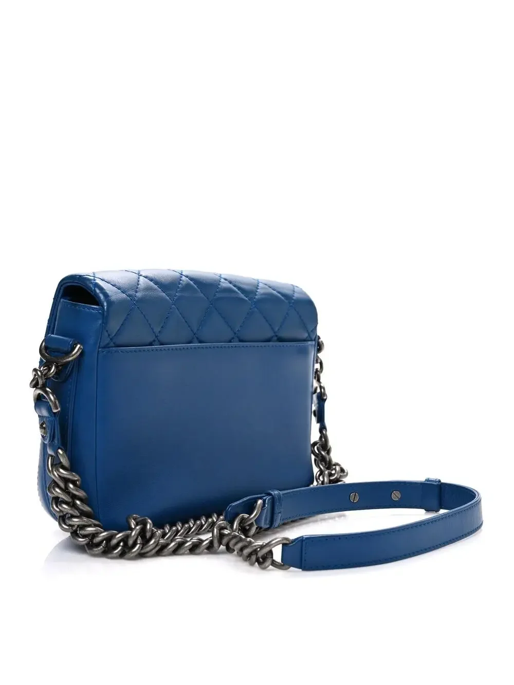 CHANEL elevate your